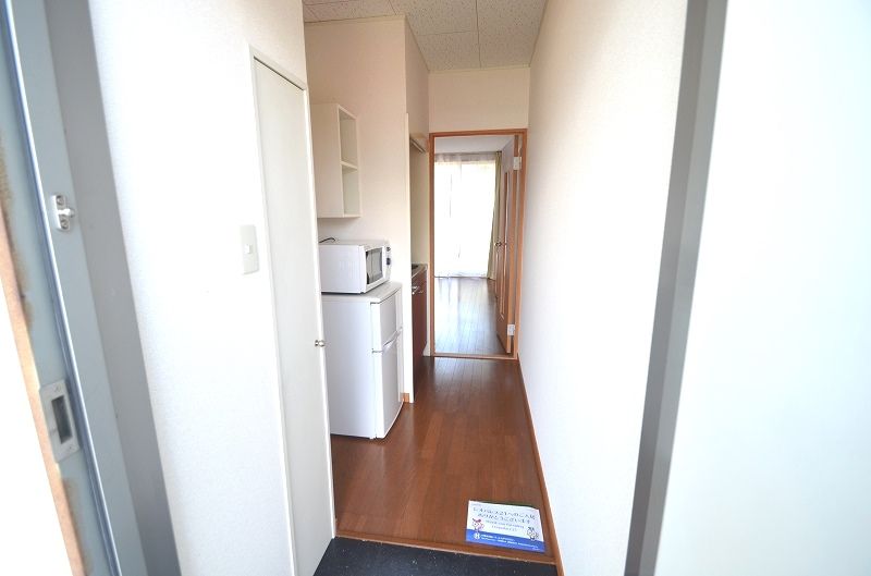 レオパレスパステル錦 玄関