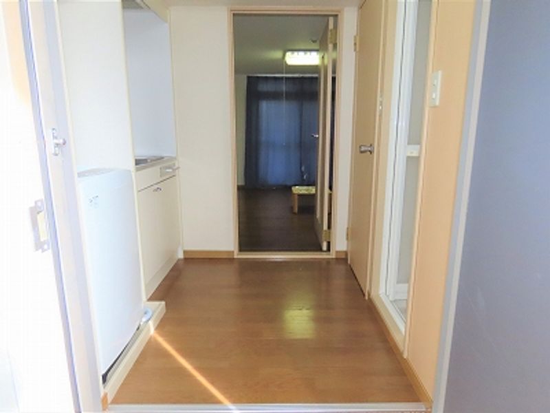 レオパレススミサカ 玄関