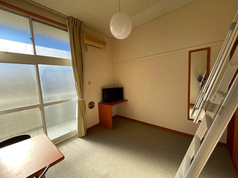 レオパレスル・レーヴ 居間