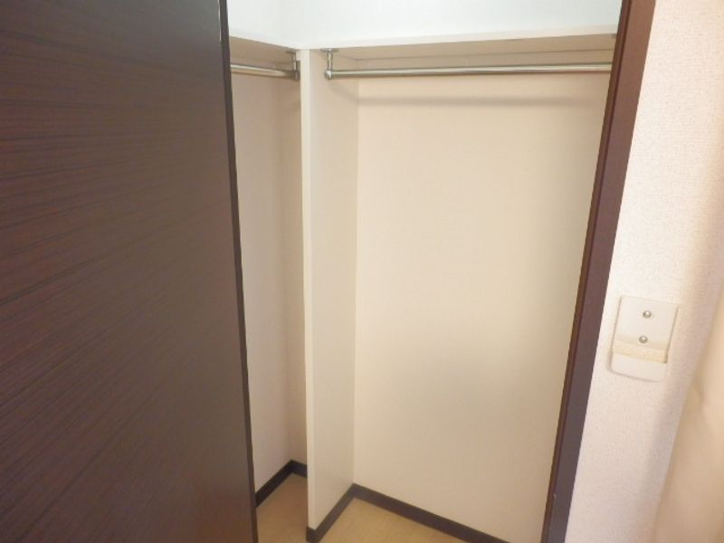 レオネクスト１８番館 収納