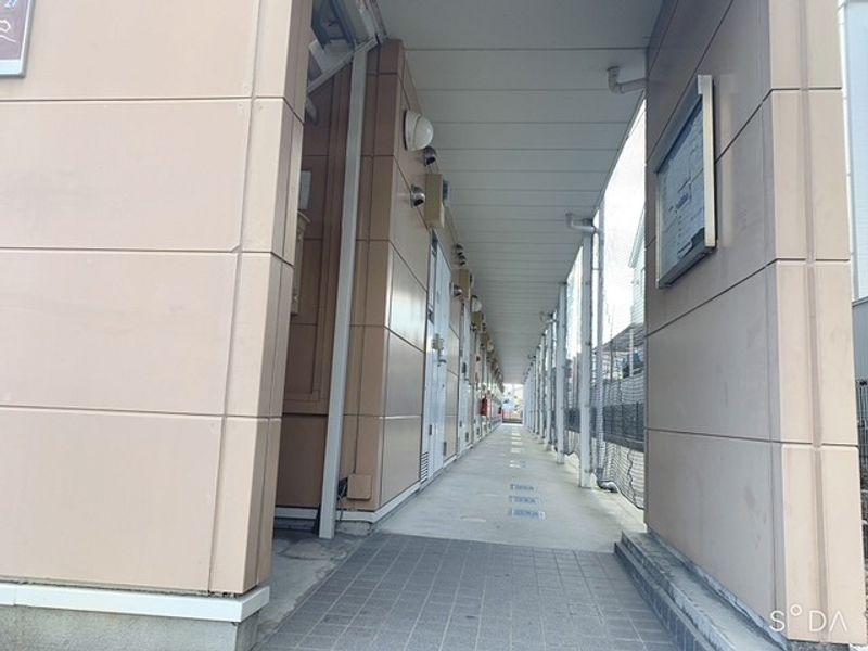 レオパレスＮａｔｕｒａｌｌｙ 玄関
