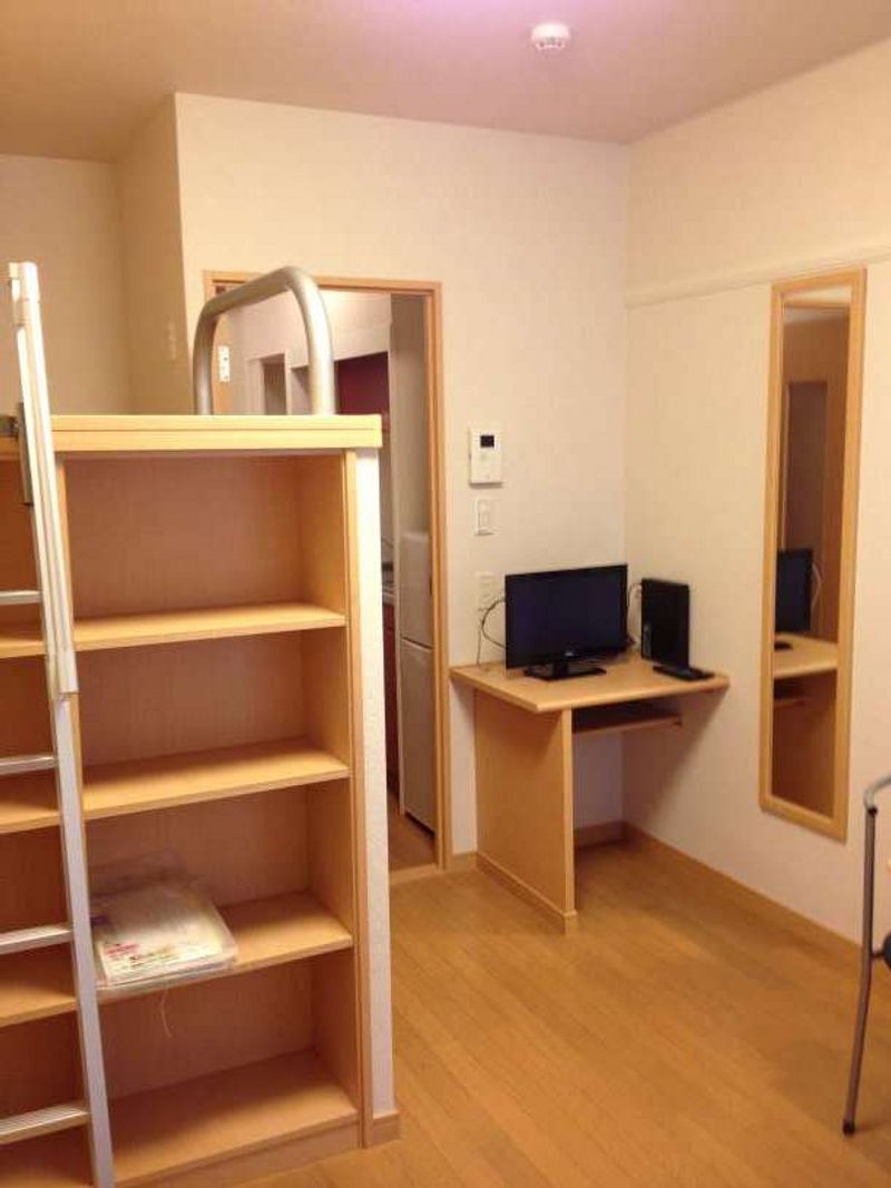 レオパレスセイント東砂 居間