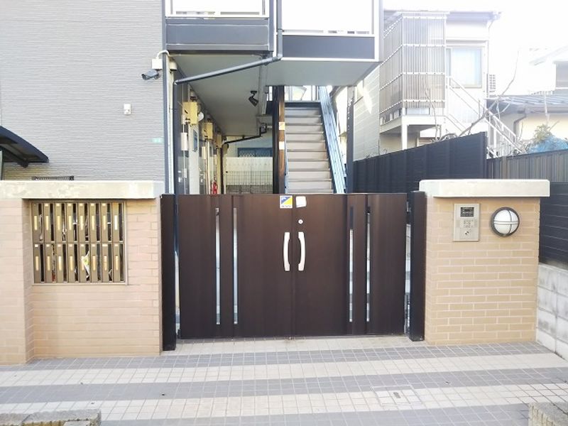 レオパレスソフィア　弐番館 エントランス