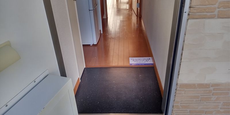 レオパレスソレーユ 玄関