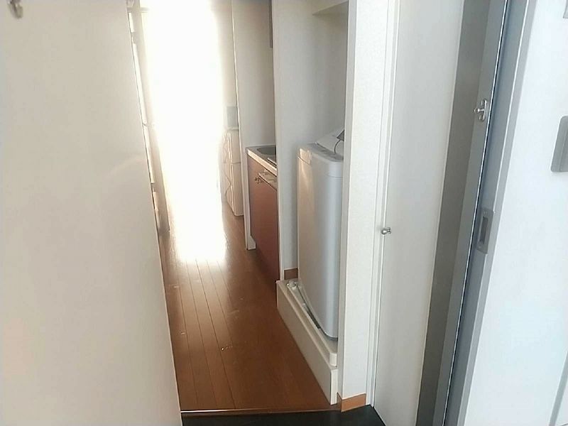 レオパレス楠 玄関