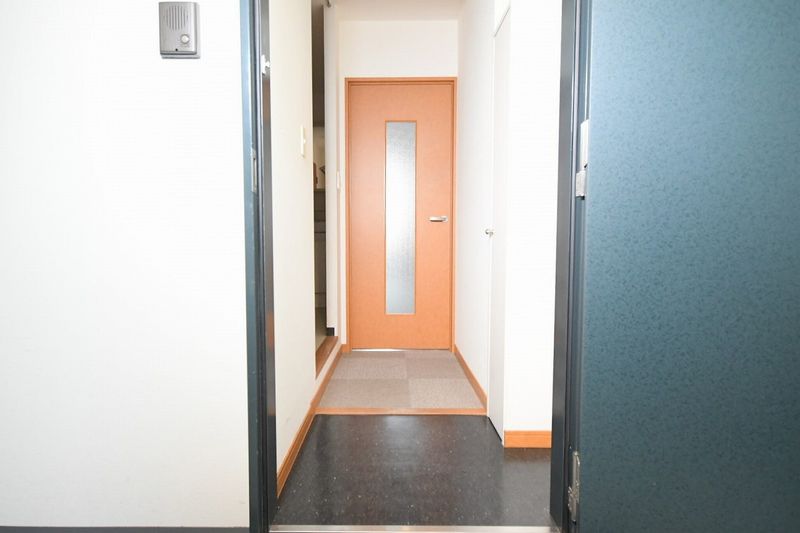 レオパレスＦｌａｔ新栄 玄関