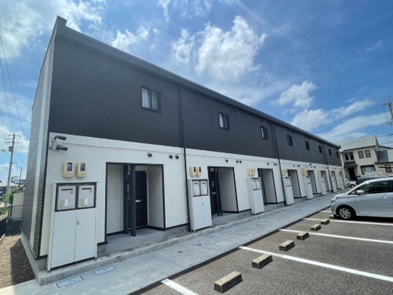 レオパレスさぬき 外観