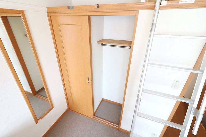 レオパレス北流 収納