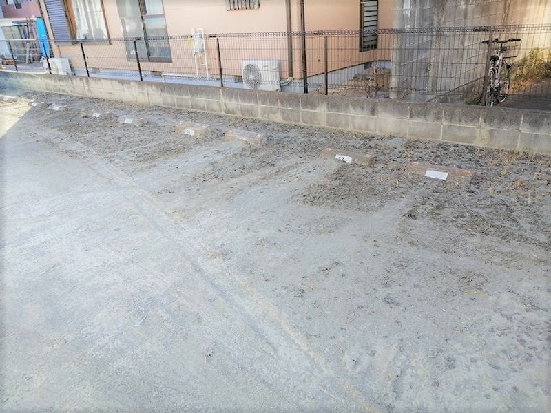 レオパレスサニーヒル 駐車場