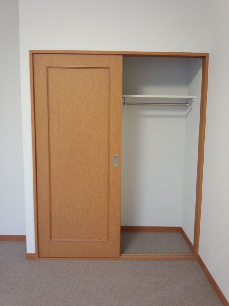 レオパレス安慶名 収納