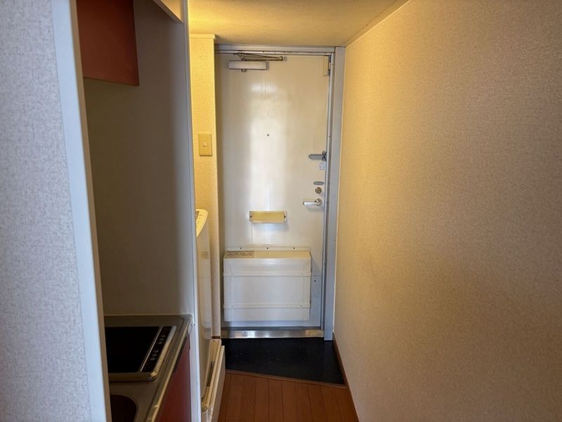 レオパレスヴァンセート 玄関