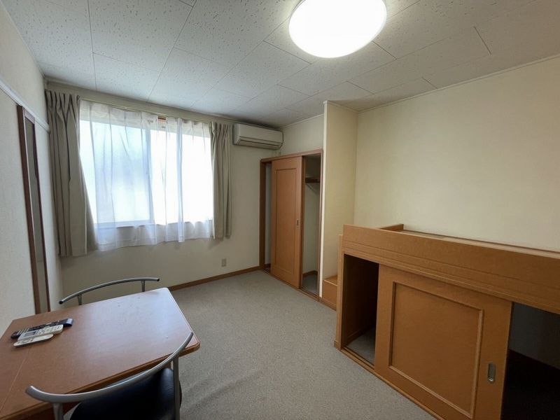 レオパレス幸手南 居間