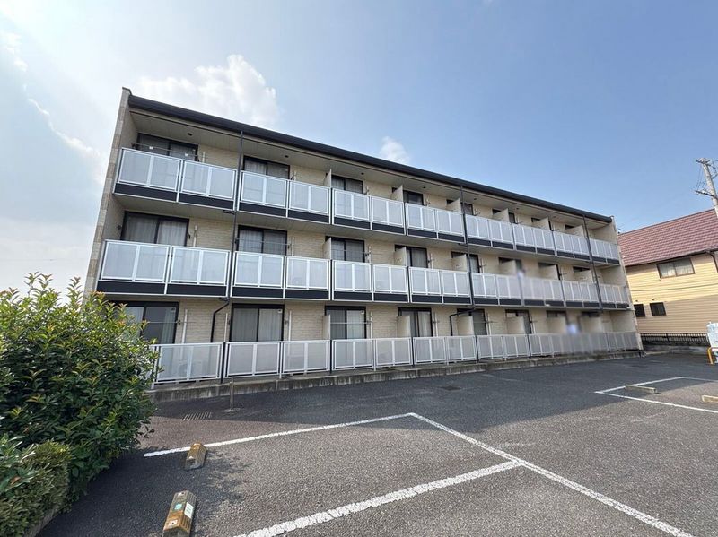 レオパレスＨｏｍｅ１００ 外観