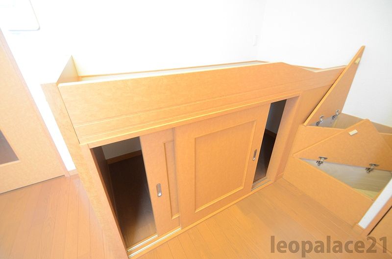 レオパレスプレミア北楠 収納