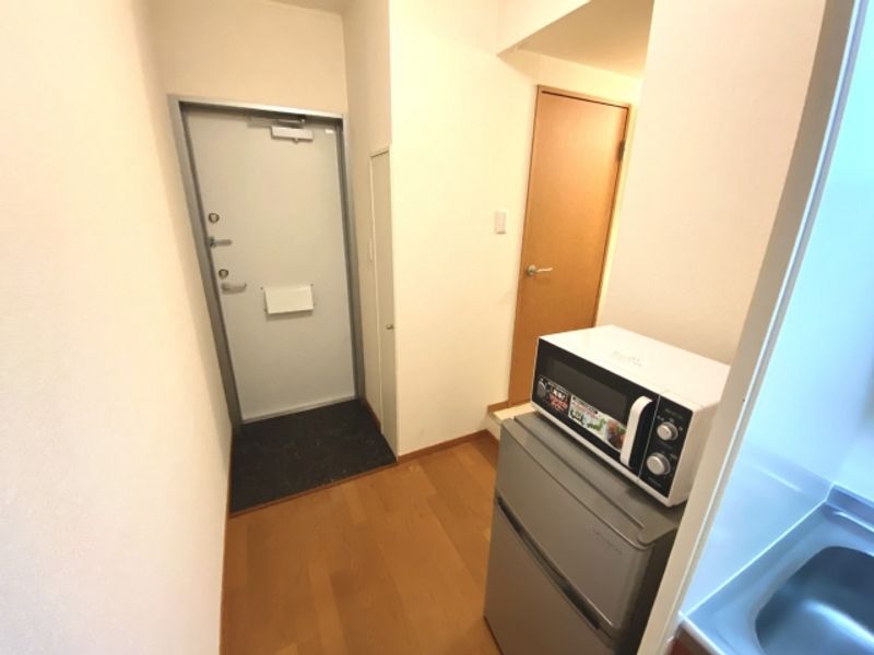 レオパレススターポート３１ 玄関