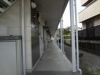レオパレスルミエール エントランス