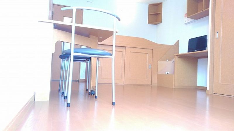 レオパレス加納院吉田 居間