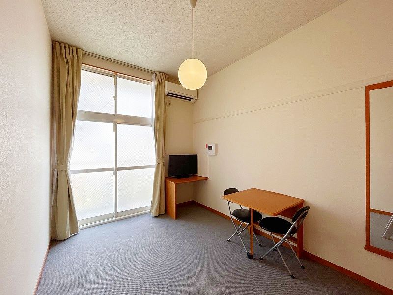 レオパレスＡＩＫＥＮ 居間