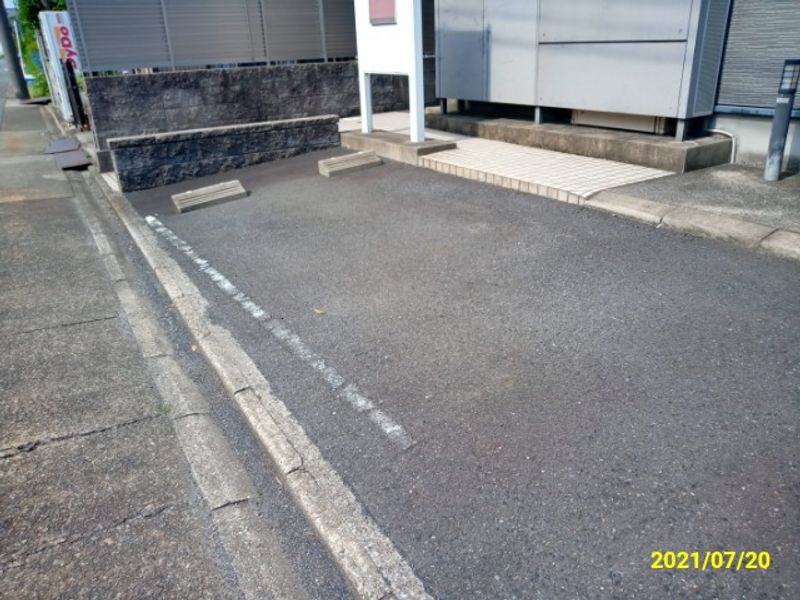 レオパレス和 駐車場