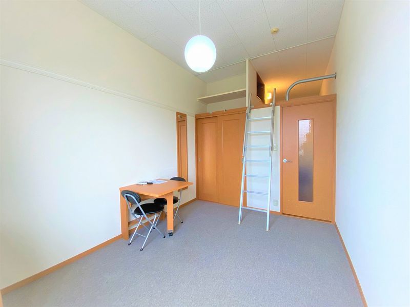 レオパレス千楽 居間