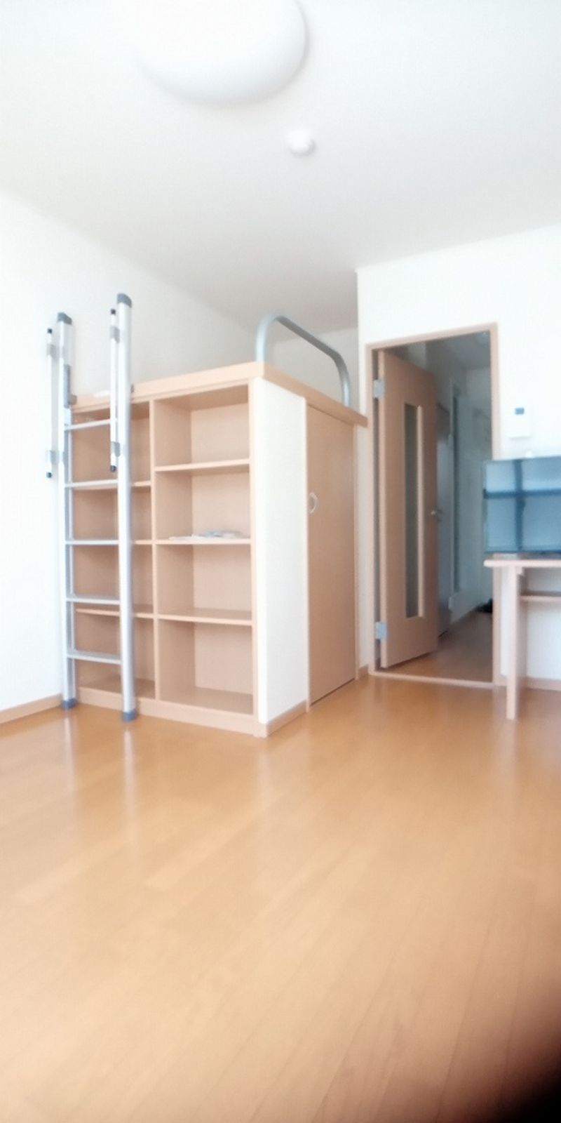 レオパレスプレミール中浦和Ⅰ 居間