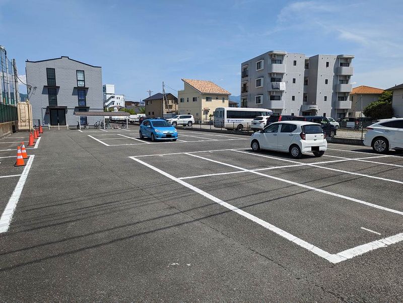 レオパレスＬＯＧＩＮ 駐車場