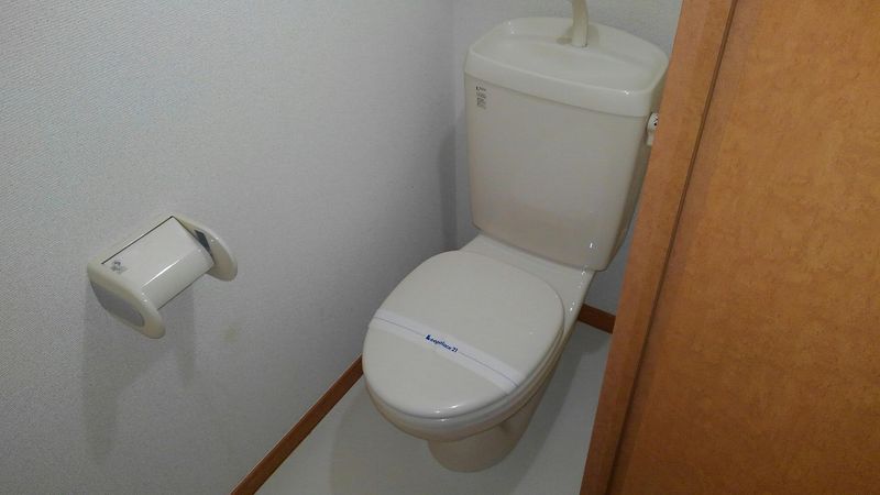 レオパレスベル　クリスタル トイレ