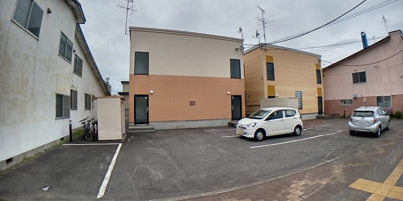 レオパレスオーキッド 駐車場