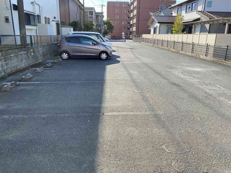 レオパレスつきぞえまち 駐車場