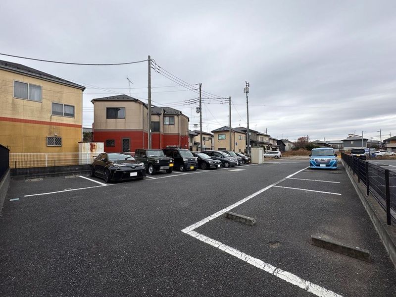 LEONEXT Hanamigawa Bãi đỗ xe