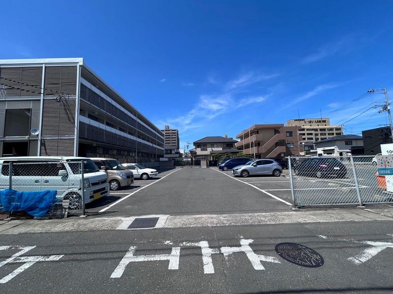 レオパレス栗林 駐車場