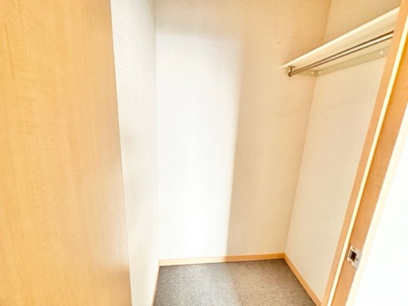 レオパレスフローリッシュ 収納