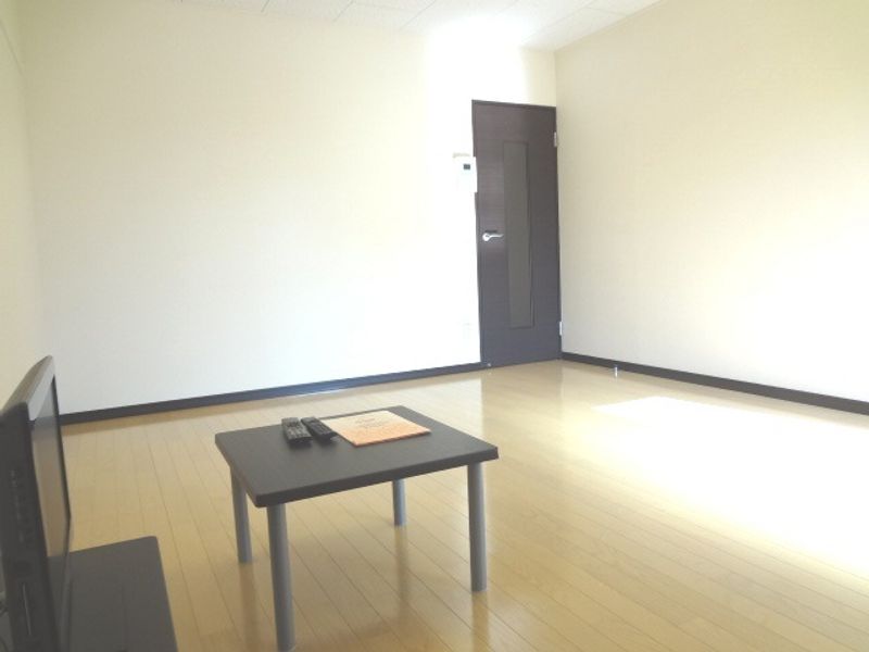 レオネクスト栗林 居間