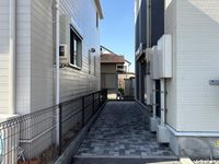 LEONEXT Road Sky Entrance