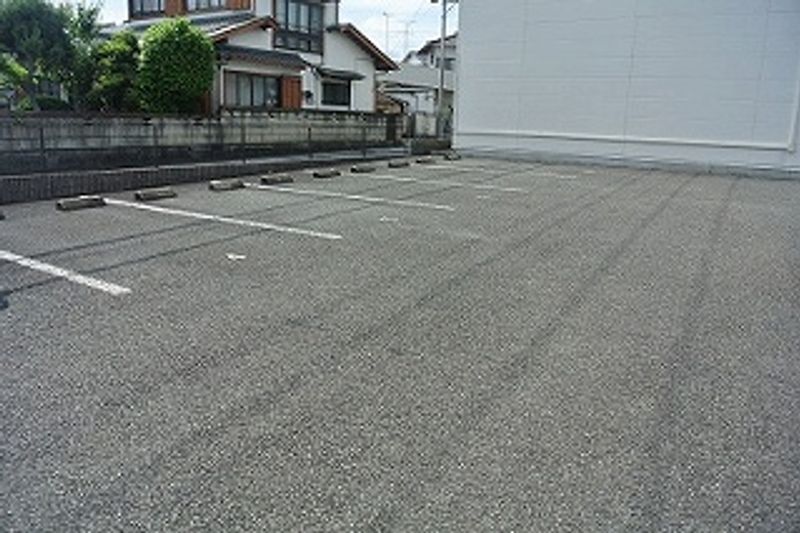 レオパレスｓｏｌｅｉｌ 駐車場