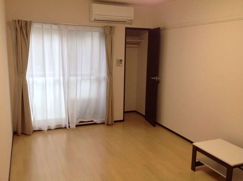 クレイノジュネス南栗原 居間