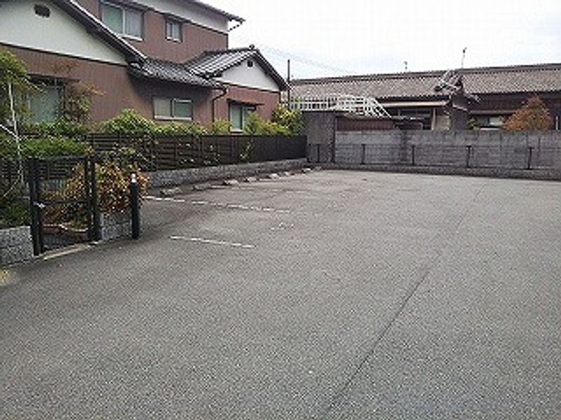 レオパレスＫＡＮＢＥ 駐車場