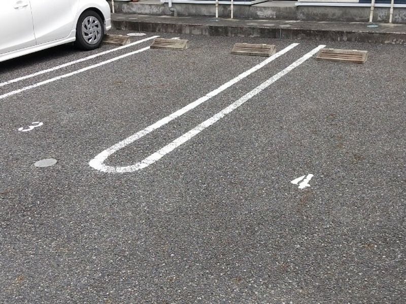 レオネクストＩＮつかさ 駐車場