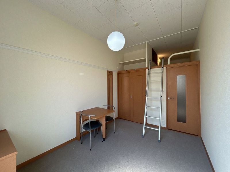レオパレスロイヤルリーフ 居間