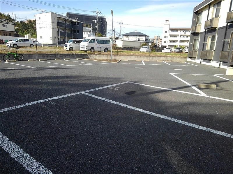 レオネクストミツハウス　テトラ 駐車場