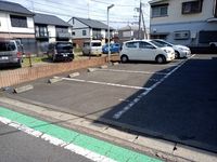 レオパレスメルベーユ泉 駐車場