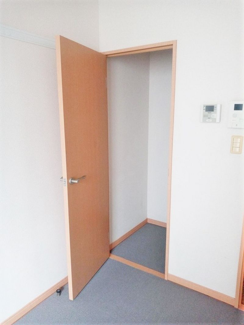 レオパレスヴァンルミエール 収納