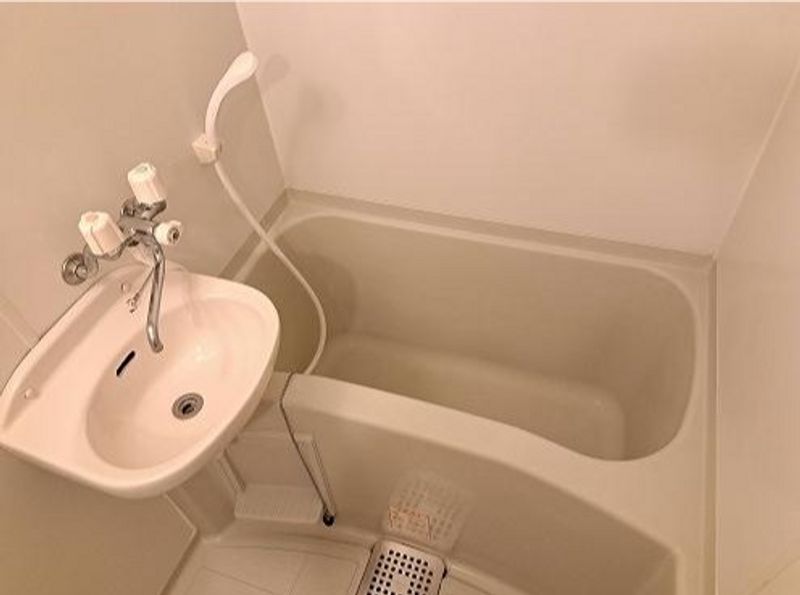 leopalace Sandrine Bathroom