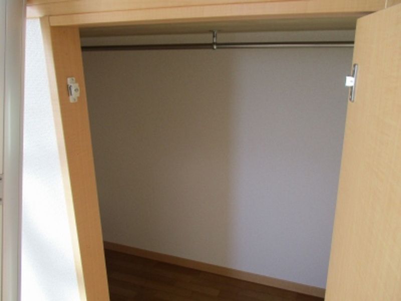 レオパレス稲荷前 収納