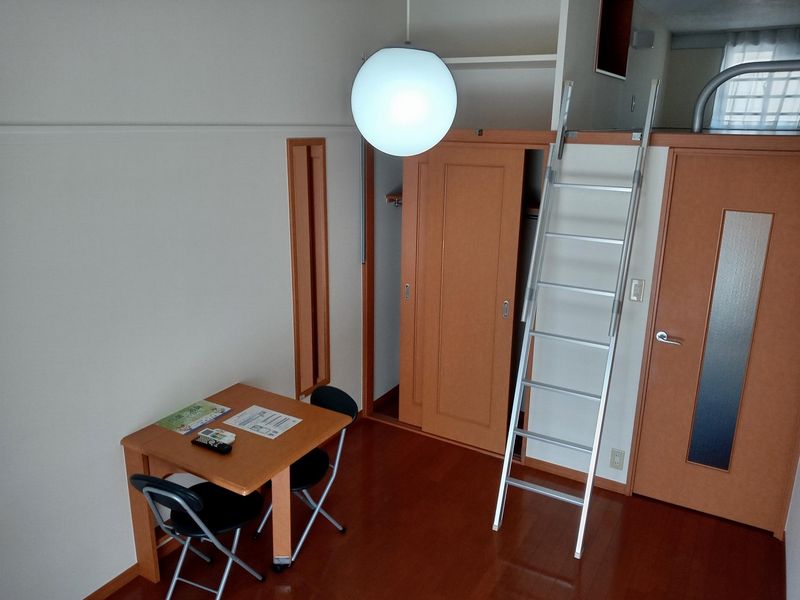 レオパレスエイムフル仙台 居間