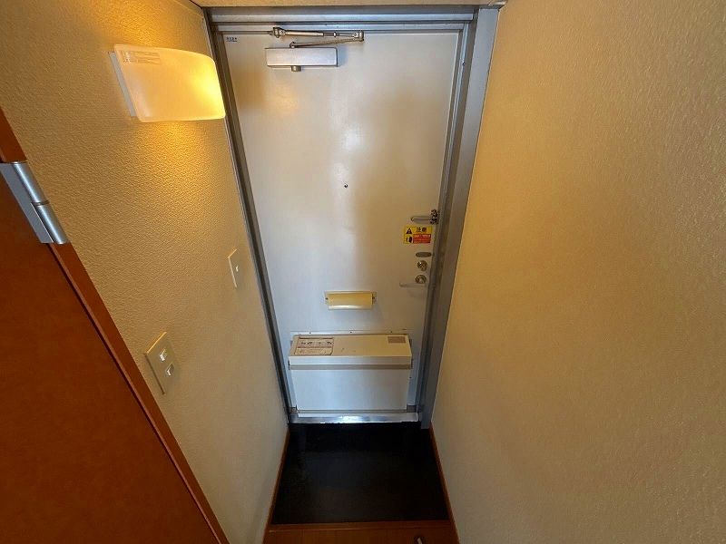 レオパレスル・レーヴ 玄関