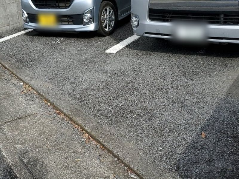 レオパレス花水 駐車場