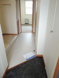 レオパレス南１０条 玄関
