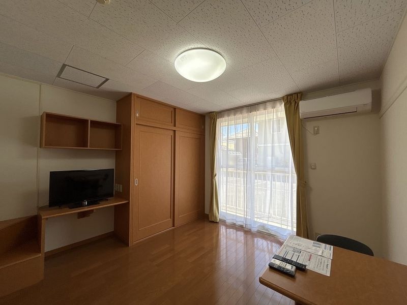 レオパレス桜水 居間