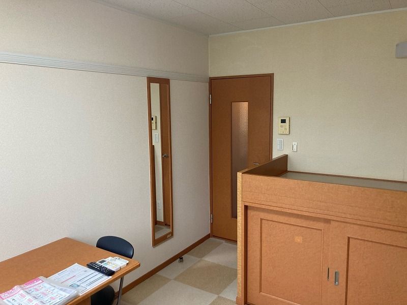 レオパレスグリーンハイツ南白土 居間